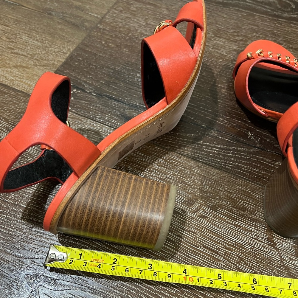 Coach phoebe heel shoes with Gold Chain Details size 7.5 orange - Picture 6 of 12